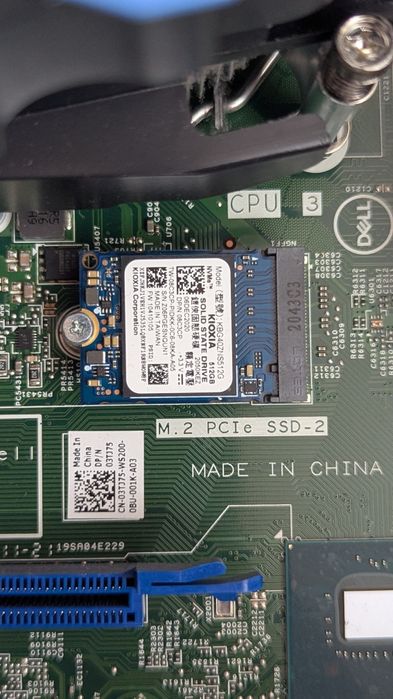 Десктоп компютър Dell Inspiron 3881
