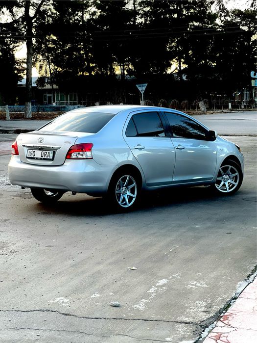 Toyota Yaris Aftamat Srochna sotiladi xolati zoʻr faqat naxtka