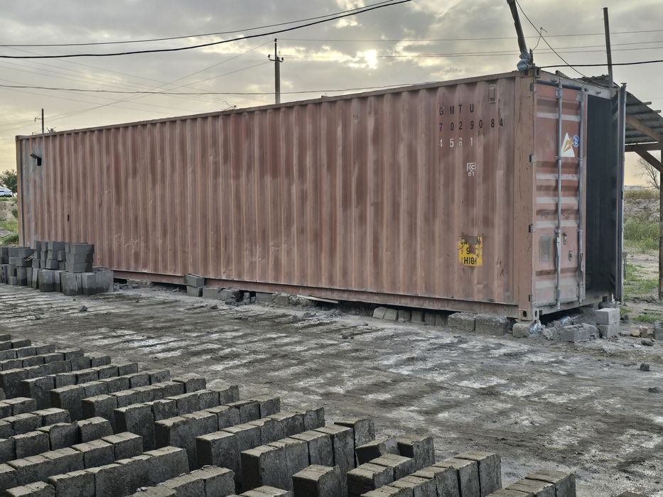 Konteyner sotiladi! 12 metrlik Xolati ideal.
