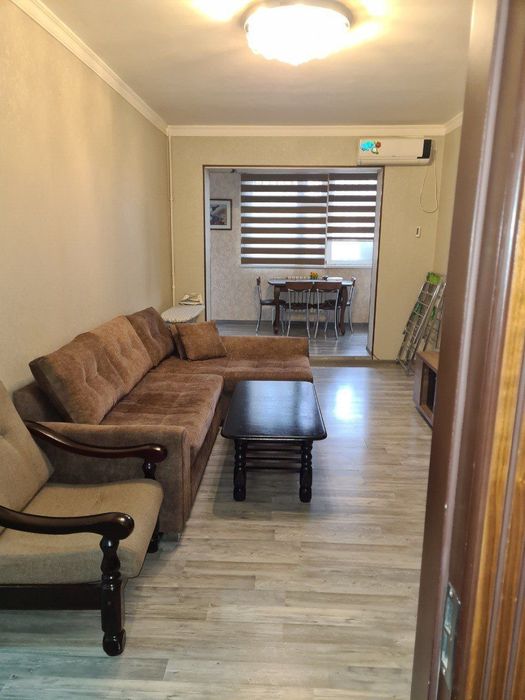 Продам 2/2/4.Метро Космонавты!