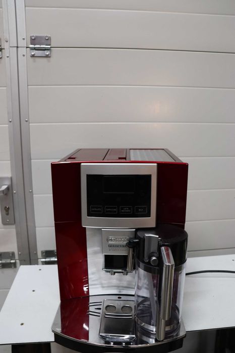 DeLonghi ESAM5708 автоматична машина за капучино, лате и еспресо