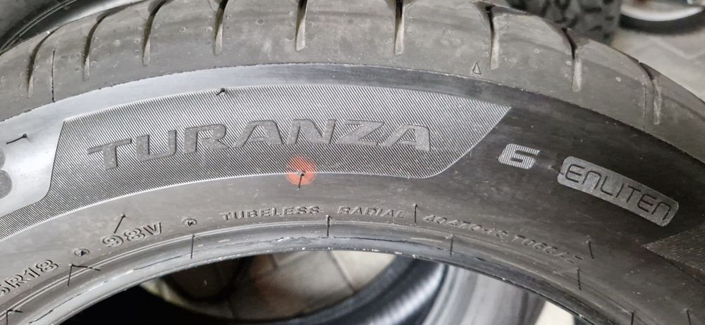 Vând cauciucuri de vară Bridgestone 225/55/R18