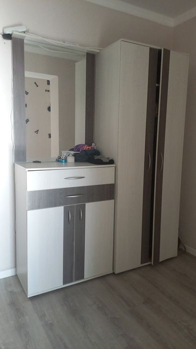 Продам мебель в прихожую