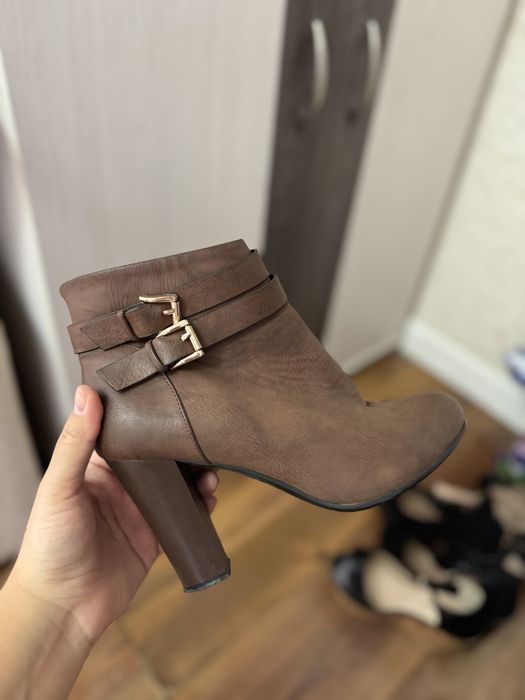 Отдам обувь.  Беспалатно