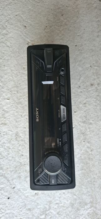 Спешно продавам Sony авто радио USB / AUX – 4×55W – Mega Bass