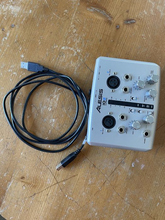Placa sunet Alesis IO2