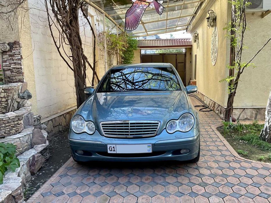 Mercedes-Benz C240 (W203), 2001 год, седан, автомат, бензин
