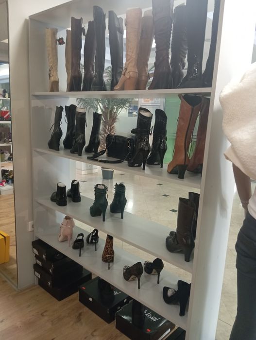 Продавам бизнес оригинална стока от Outlet магазин