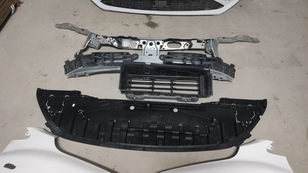 Bara fata Logan 3 ,trager , volet ,traversa etc.