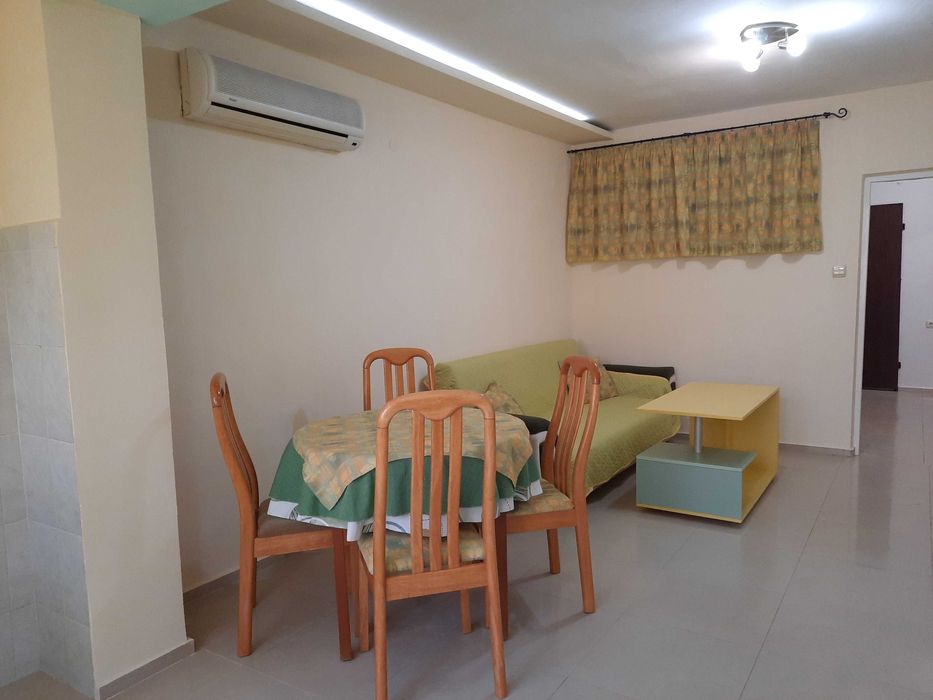 Дава се под наем Двустаен апартамент в Несебър - 45 кв.м за 408 € - Снимка #1