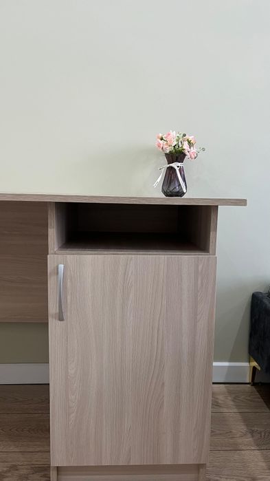 Продам стол новый.