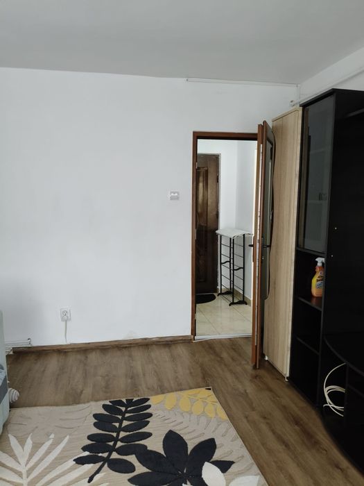 Închiriez garsoniera zona privighetorilor