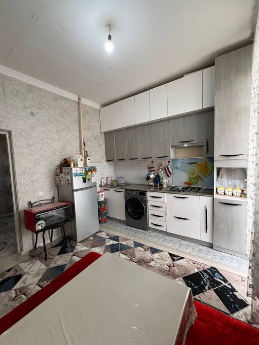 2/4/5 сотилади  60м²
