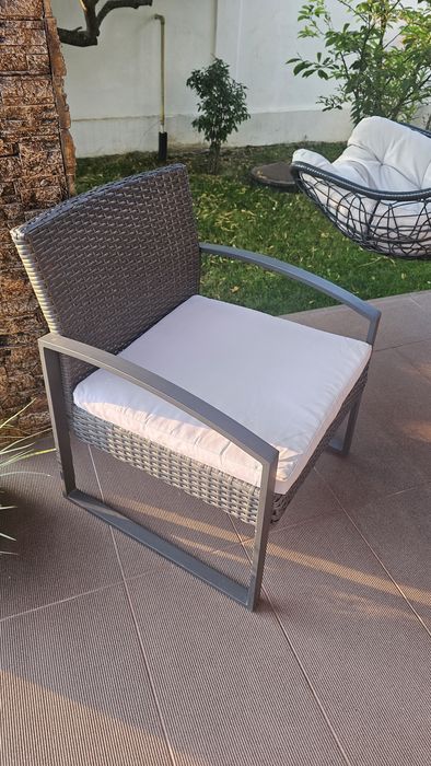 Set gradina canapea, 2fotolii , măsuță cu sticla și perne