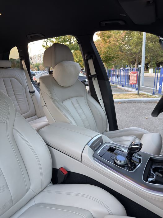 BMW X5 BMW X5 xDrive40i M-sport camere 360* Soft close  Cheie Display