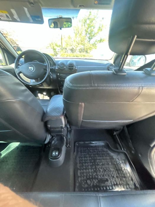Vând Dacia Duster