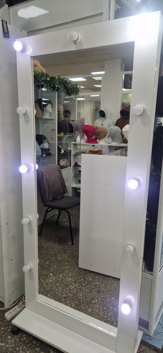 Очень срочно продам торговое оборудование