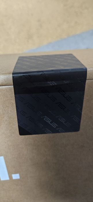 Vând Laptop Gaming Asus A14 FA401UU