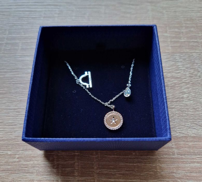 Колие Swarovski ново