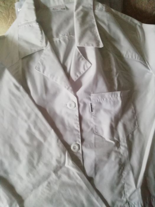 Продам медицинский халат 54- 56 размер. размера.