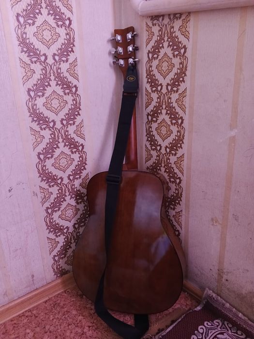 Продам гитару ф310