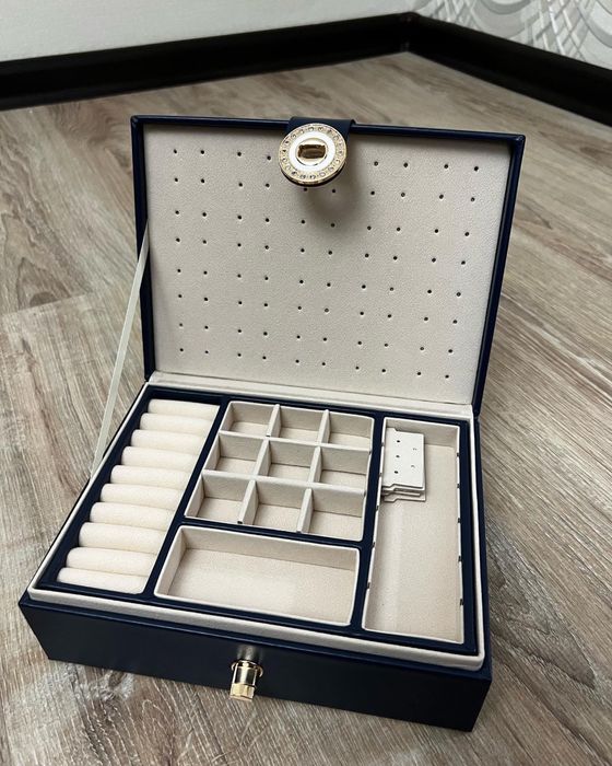 Шкатулки для украшений