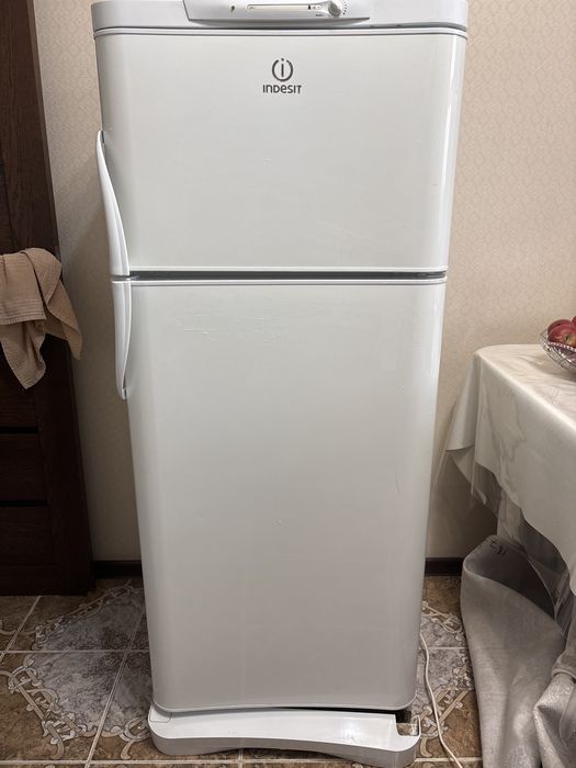 Продам холодильник б/у