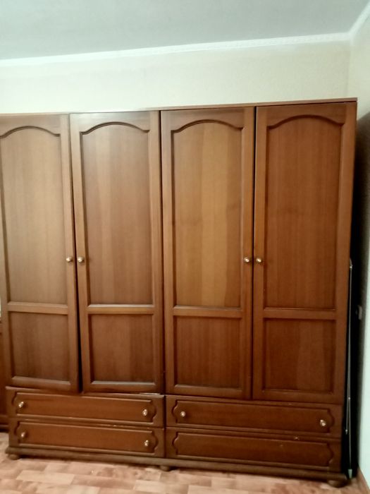 Продам шкаф срочно