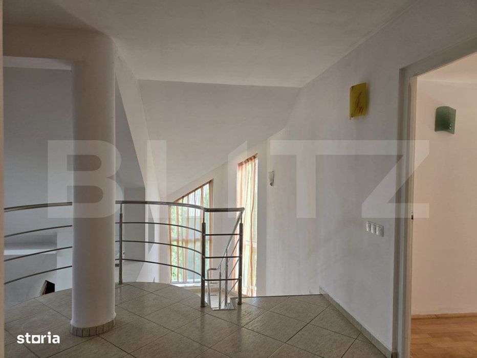 Casa  cu piscina ,7 camere, 447 mp - teren 1535mp, Vetis