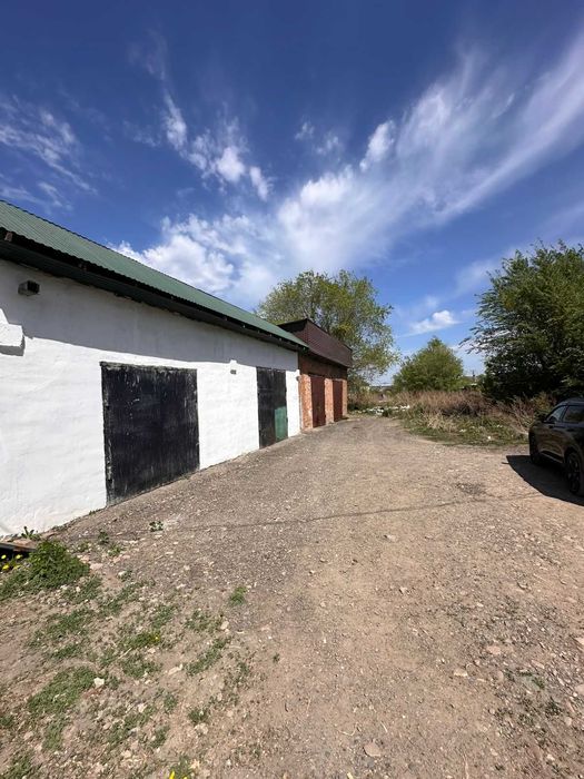 В продаже гараж на КШТ 144м2