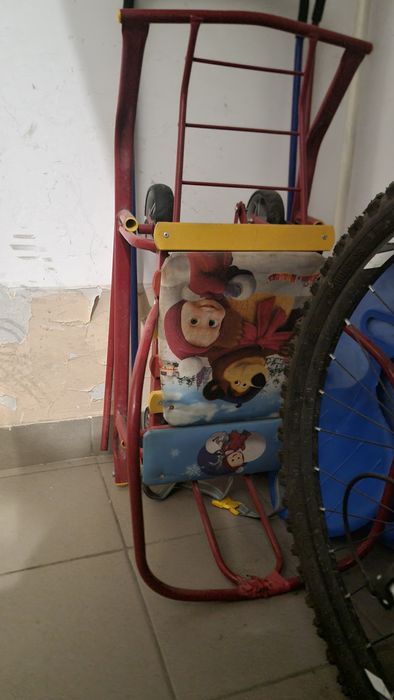 Санки ника с колёсами красные