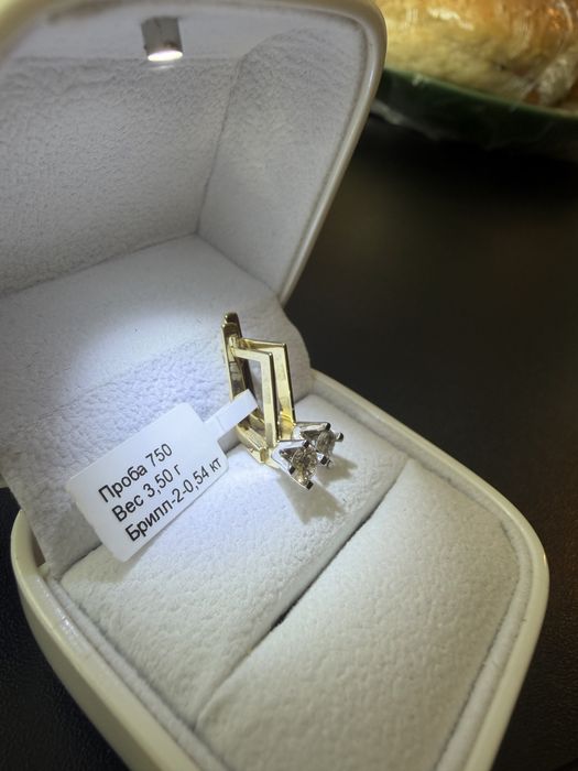 Серьги с бриллиантами 750 проба