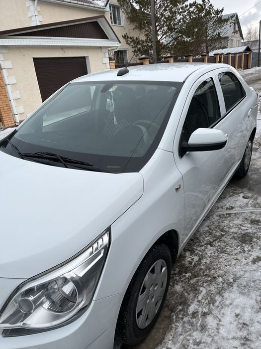 Продам машину кобальт