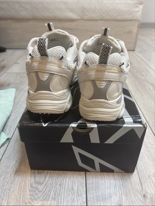 Off White Be Right Back 43
