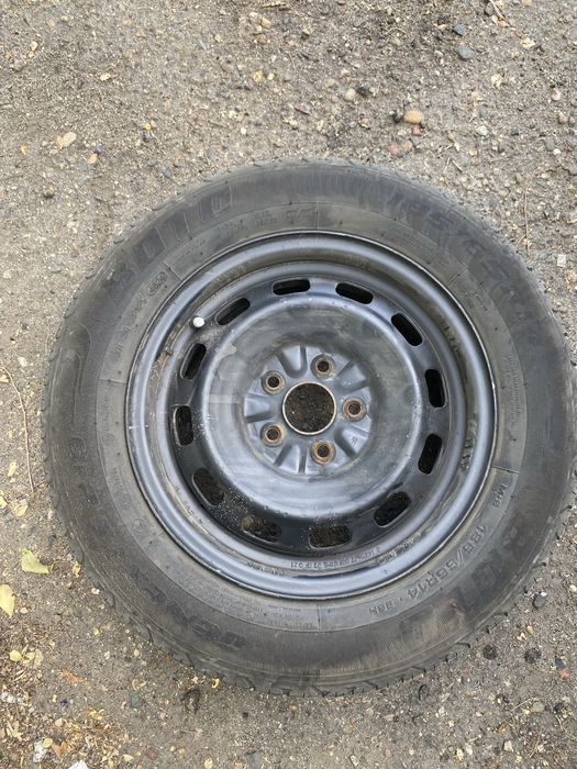 Шины с дисками продам 15 размер