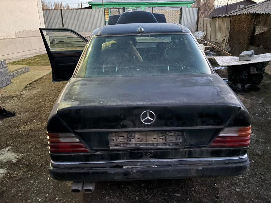 Мерседес 124 е230