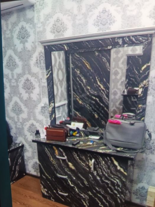 УЧ хонали квартира узок муддатга оилага берилади