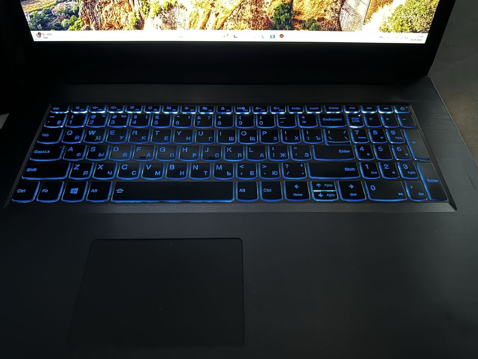 Ноутбук lenova 81 LL 18 диаганаль