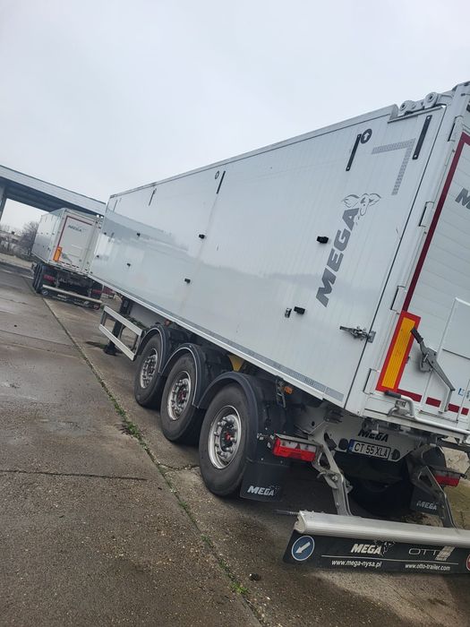 Semiremorcă 55m³ cereale 2024  Mega Light| Stare impecabilă
Semiremo