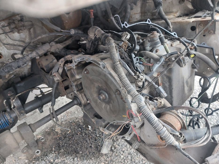 Продам запчасти на мазда птичка