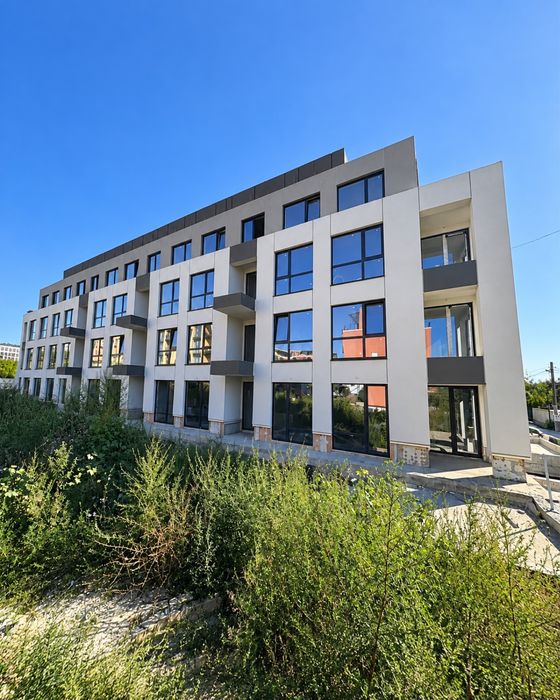 Продава се Двустаен апартамент в к.к. Св.Св. Константин и Елена - 75 кв.м за 1692 €/кв.м - Снимка #1