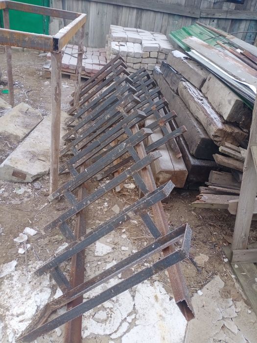 Продам лестницу железная