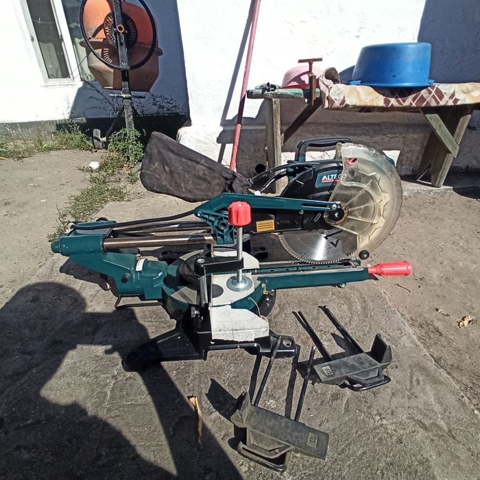 Продам торцовочная пила