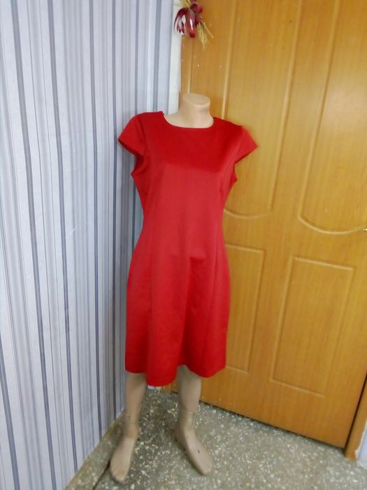 Продам платье новое