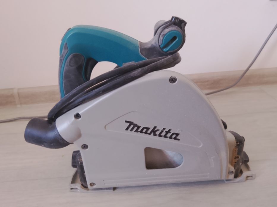 Продаётся циркулярная пила