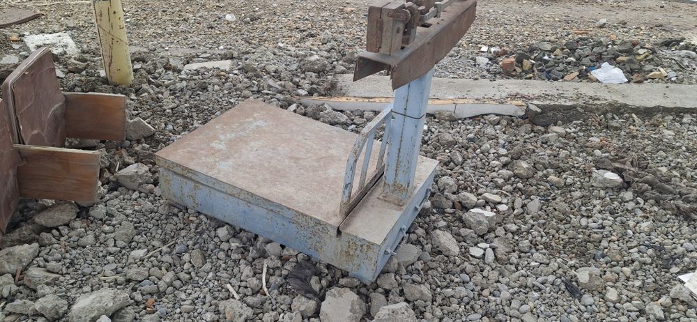 Temir tarozi sotiladi. 520 kg gacha o‘lchaydi