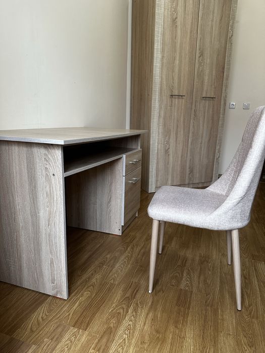 Продам стол компьютерный хорошего качкства