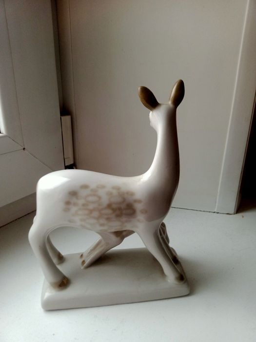 Продам фарфоровую статуэтку СССР.