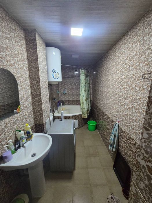 Бухоро шахарда 2 хоналик квартира сотилади