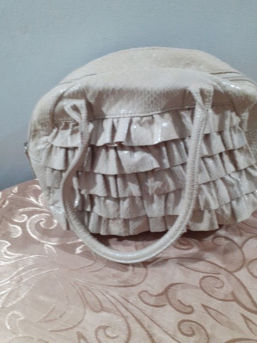 Дамска чанта плисе цвят капучино